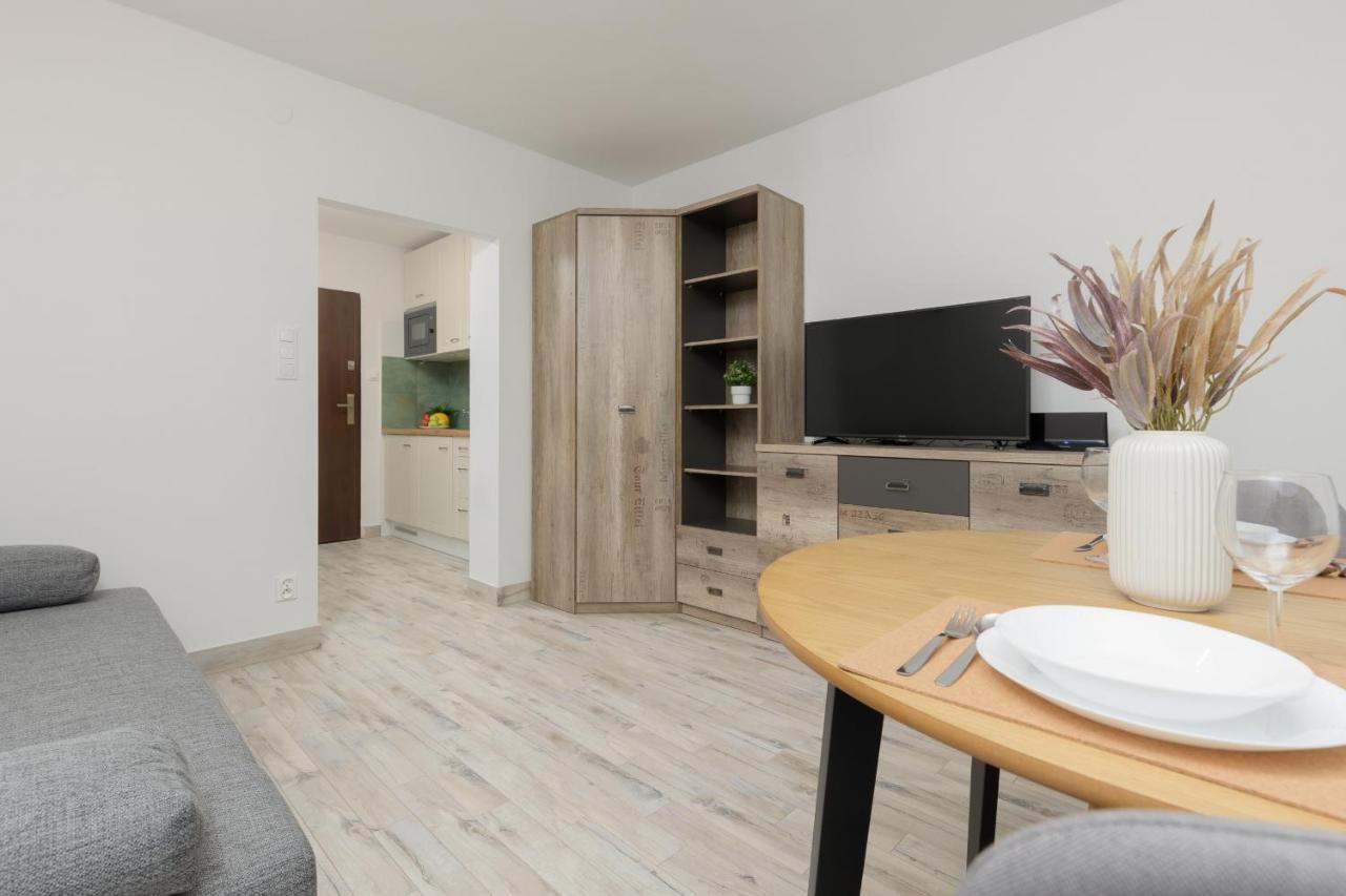 Studio Wlochy 1 Sierpnia By Renters Warschau