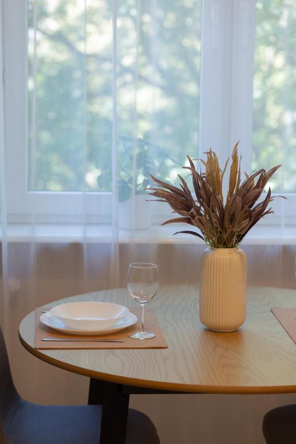 Studio Wlochy 1 Sierpnia By Renters Warschau